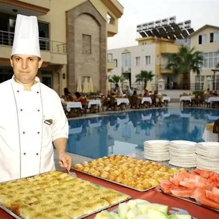 Отель Grand Lukullus 4*