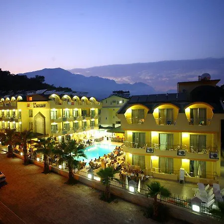 Отель Grand Lukullus 4*